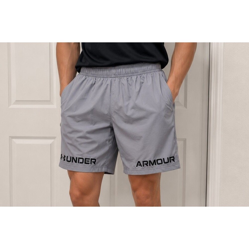 Under Armour Men's Gray Loose Fit Athletic Shorts L Pockets